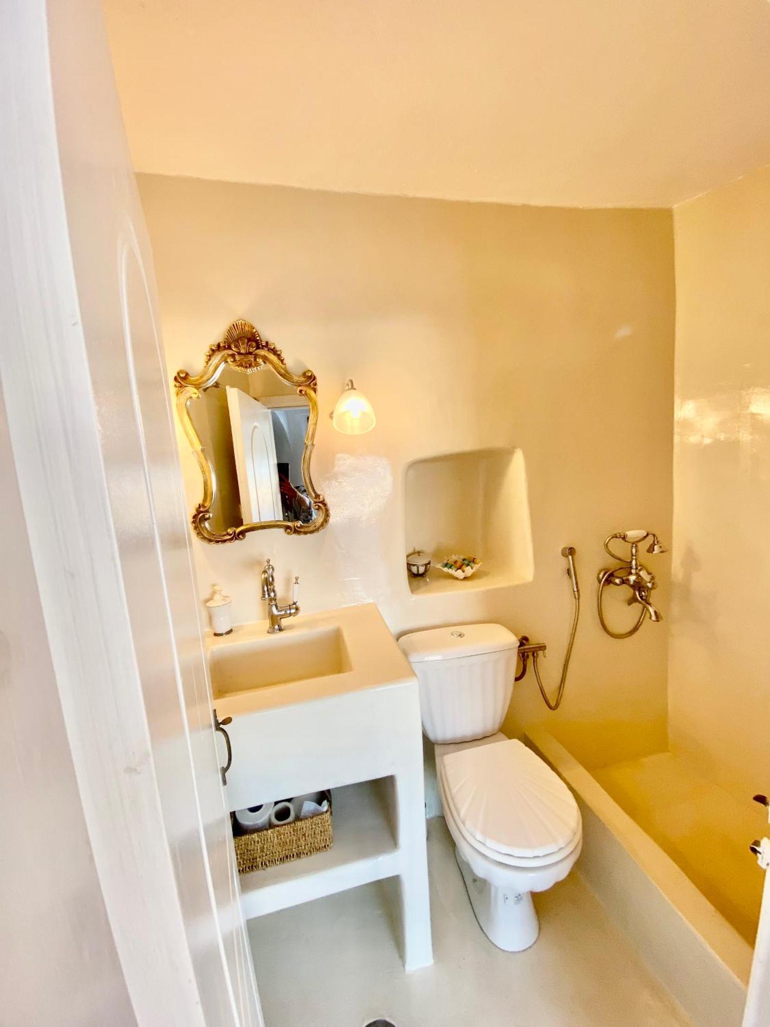 Villa Angels Unique Traditional Villa Emporio  ภายนอก รูปภาพ